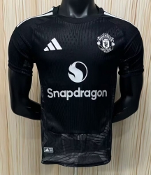 2627 Mu goalkeeper black player